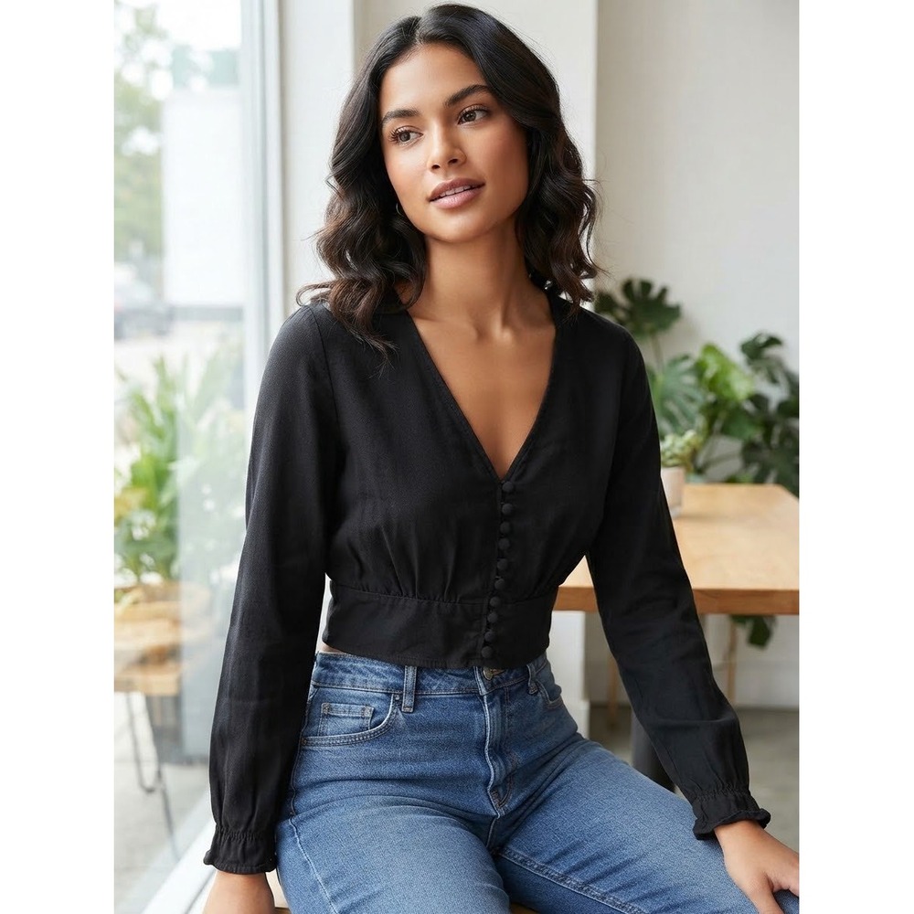 Levis Womens Black V-Neck Button Front Smocked Back Cropped Blouse Size M